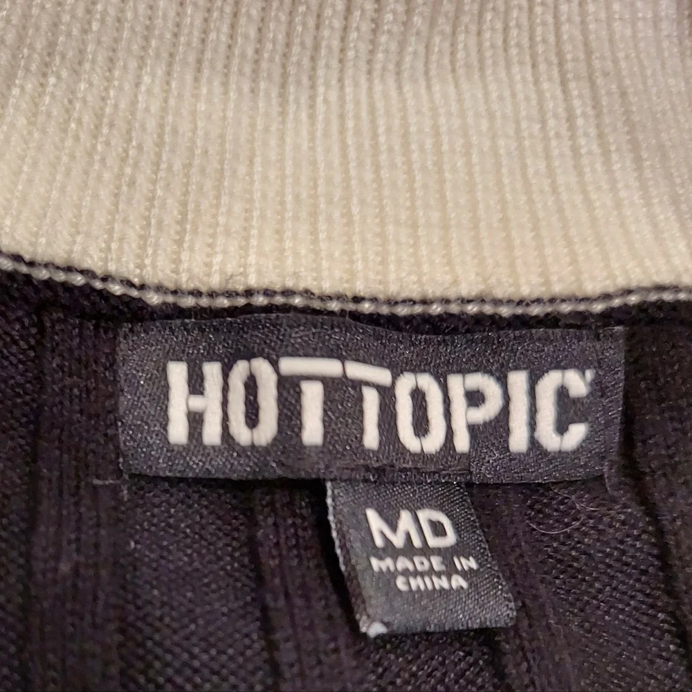 Hot Topic Black and White Pentagram Knit Top With Collar Size Medium Never Worn - Picture 3 of 6